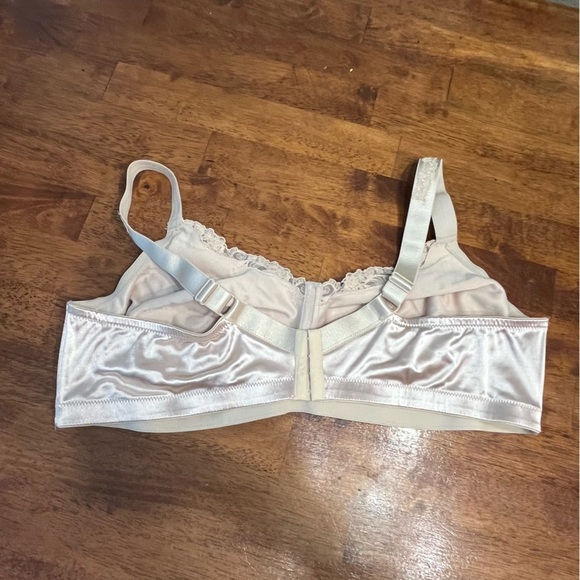 Catherine’s Serenada nude wireless bra size 48D - Picture 3 of 6